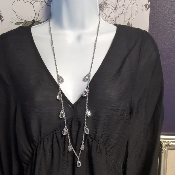 Ann Taylor Crystal Drop Necklace - Picture 7 of 9